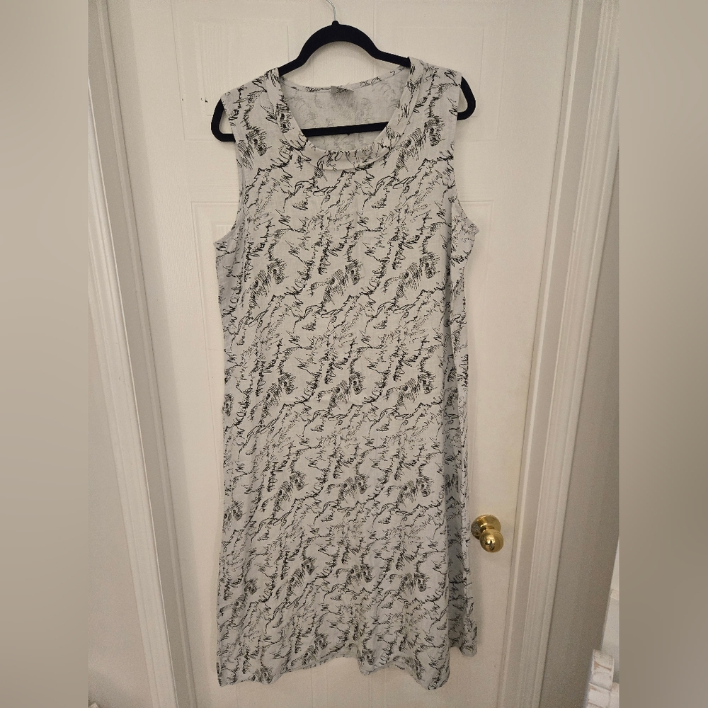 XL Linen Sleeveless Light Grey and Black Printed Maxi Shift Dress